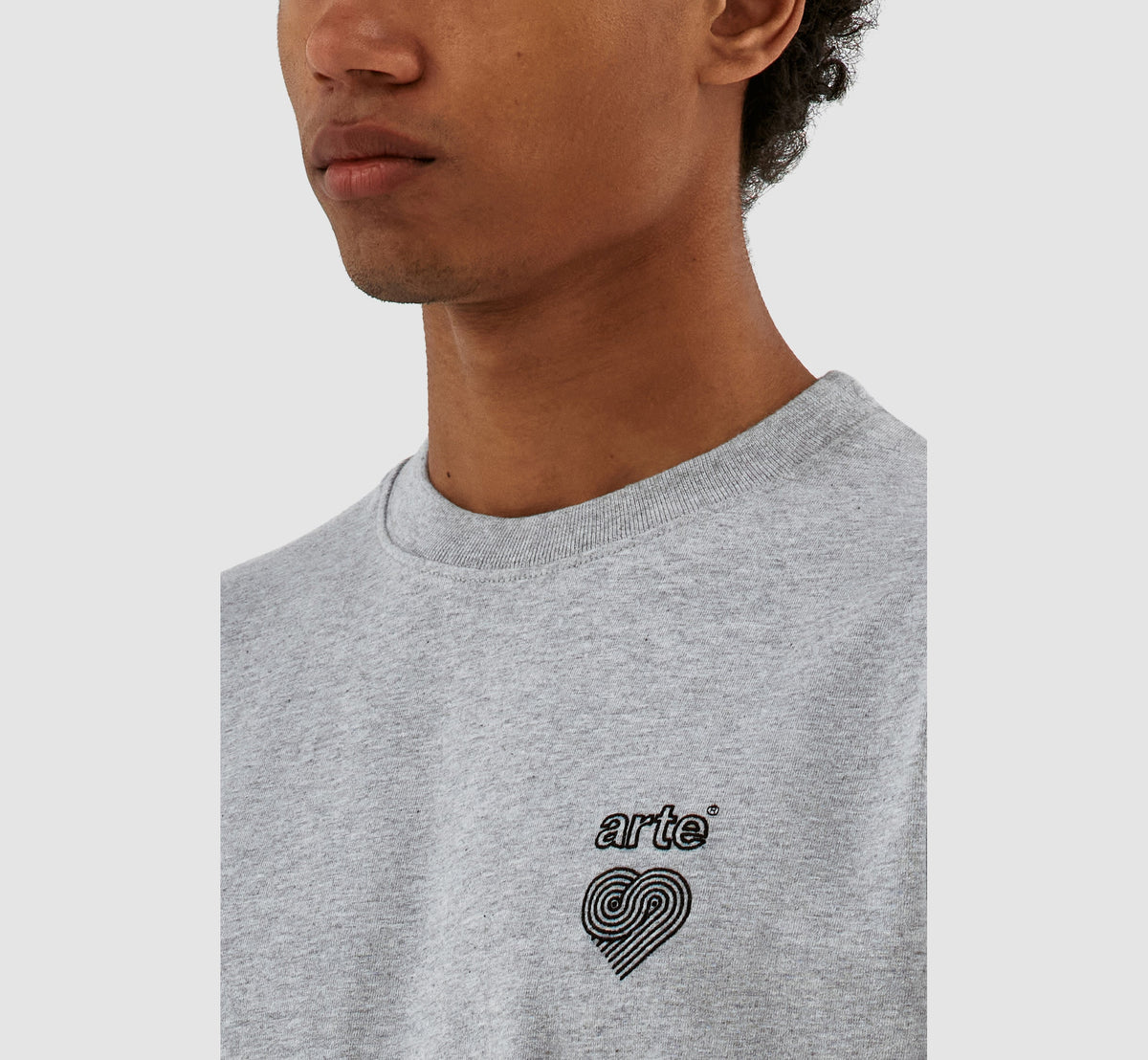 Taut Embroi Heart Logo T-shirt - Gris