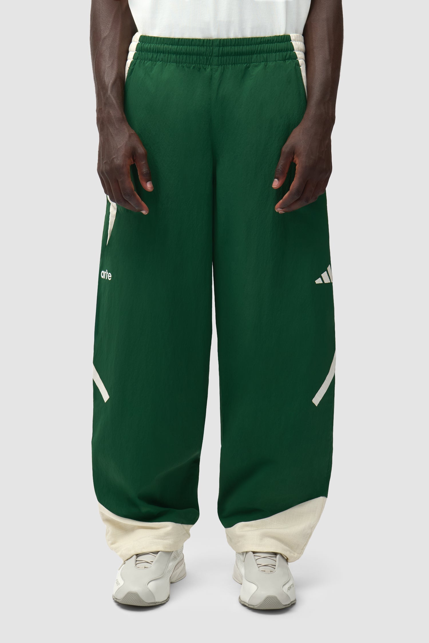 Pantalon de survêtement Arte pour adidas Z.N.E. - vert/crème