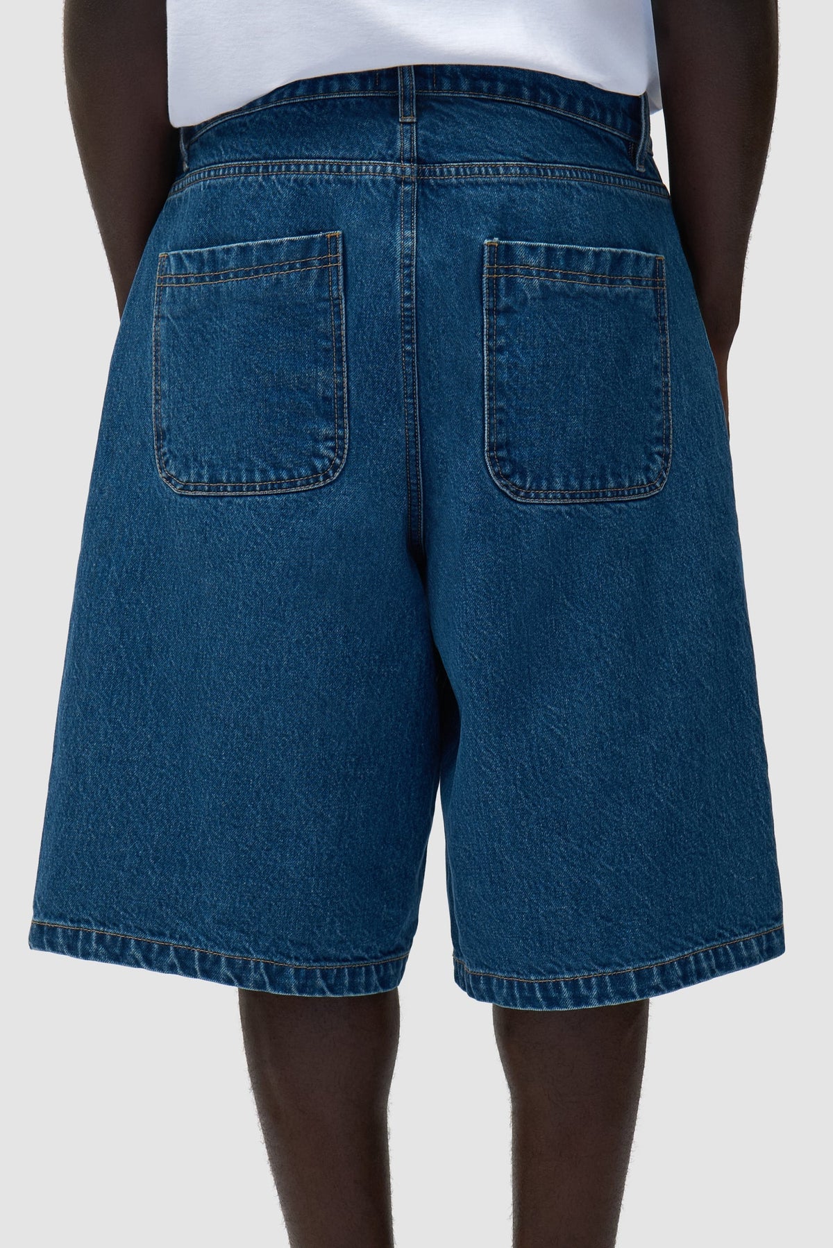 Short en denim à poches rondes - Denim brut