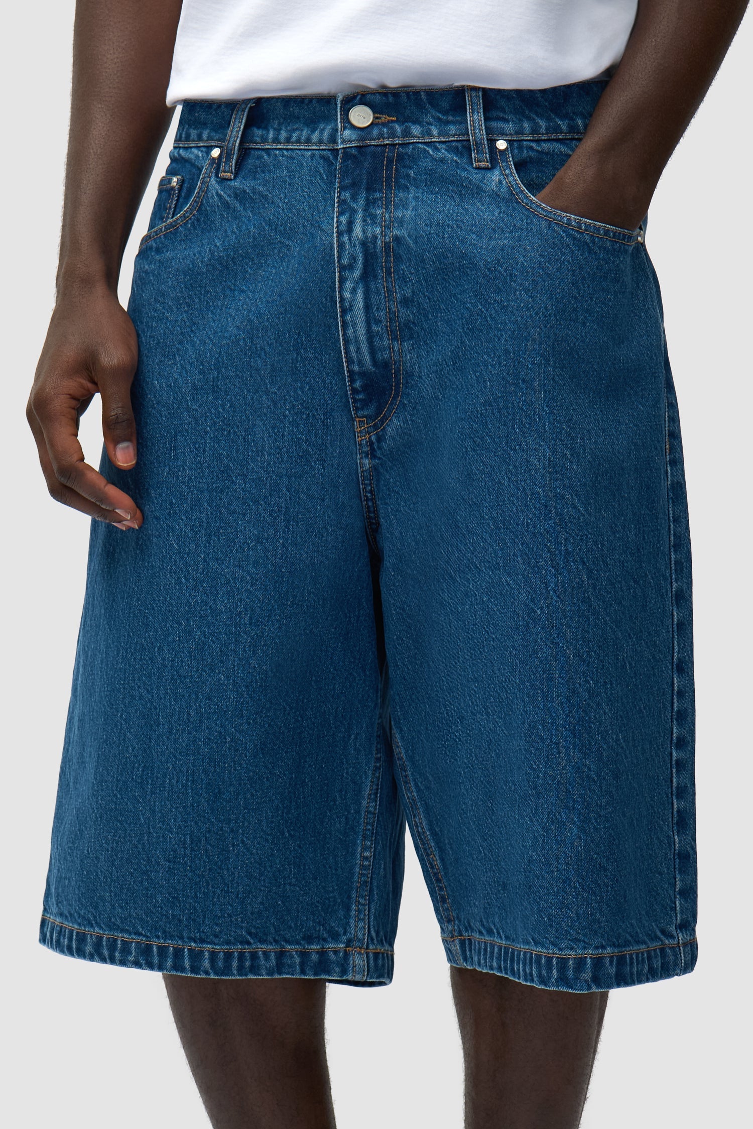 Short en denim à poches rondes - Denim brut