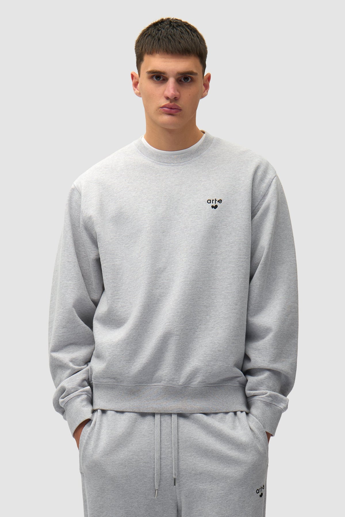 T-shirt à col rond avec logo cœur - Gris