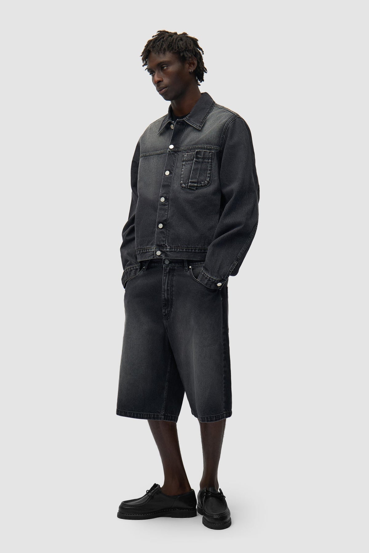 Short en denim à poches rondes - Noir délavé