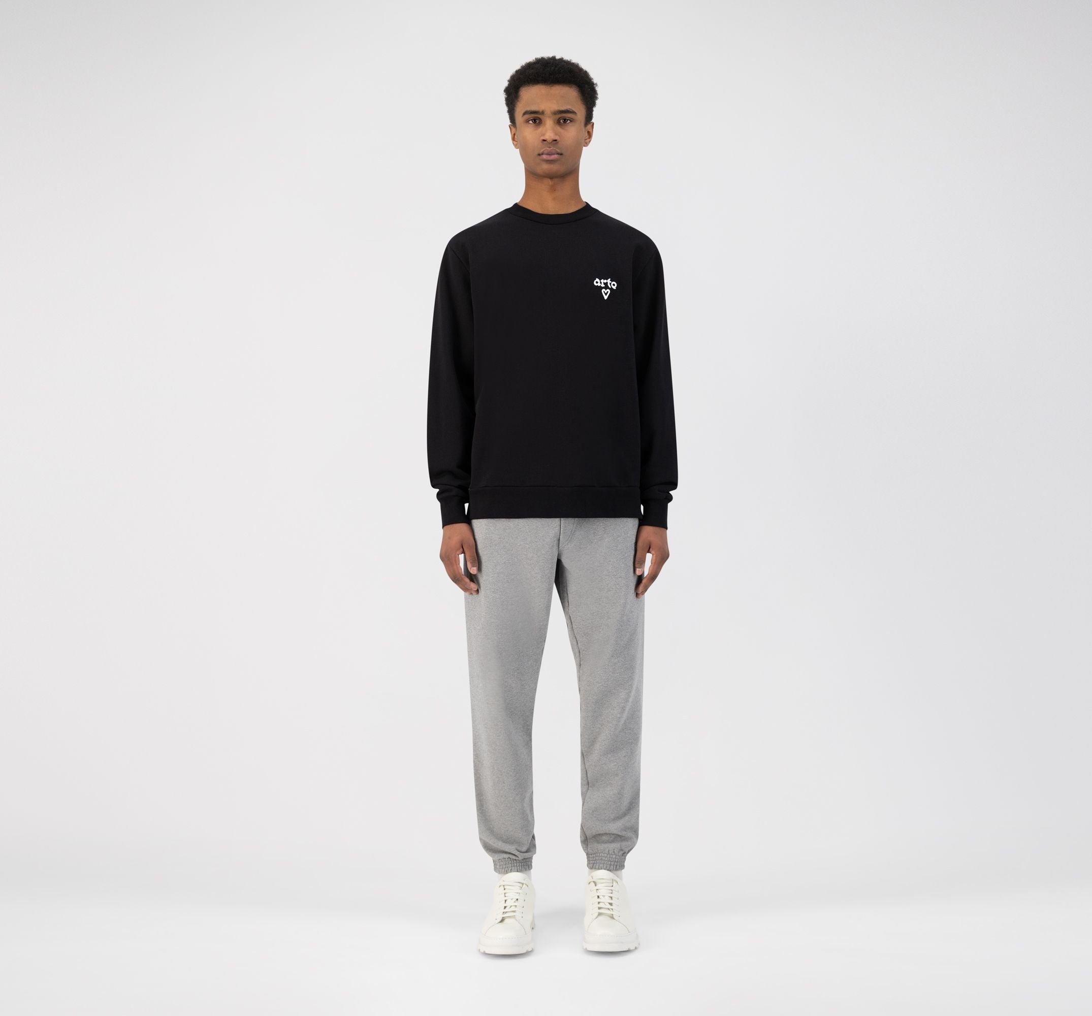 Pull à logo en forme de cœur de Cassat - Noir