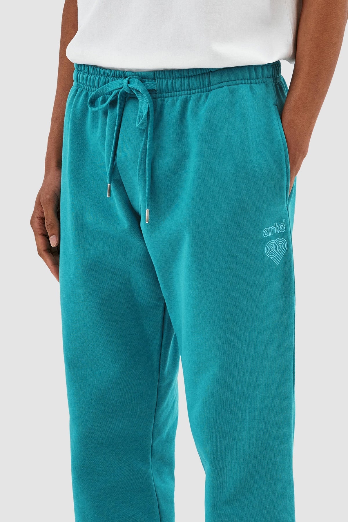 Pantalon avec logo en forme de cœur de Tristian - Bleu lac