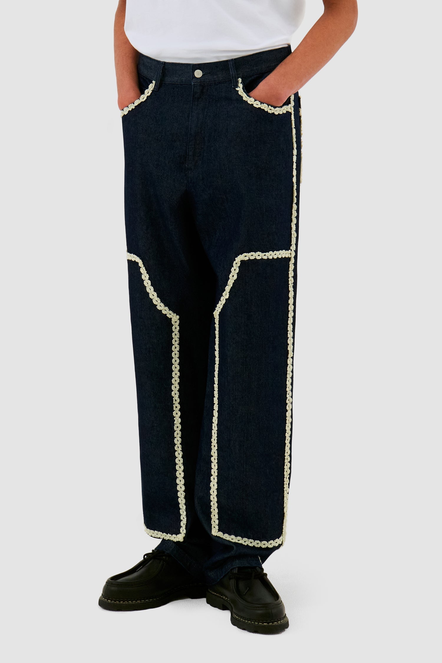 Pantalon en denim à bordures fleuries - Dark Wash