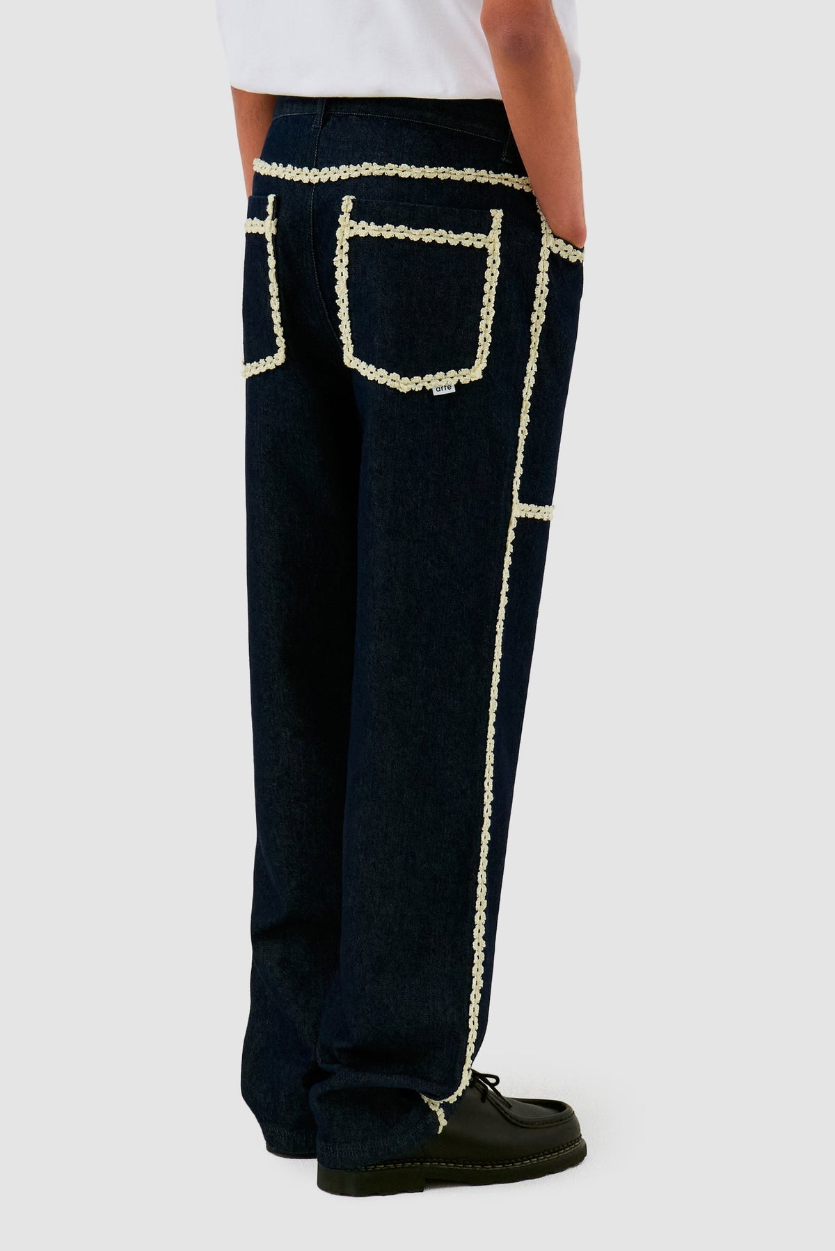 Pantalon en denim à bordures fleuries - Dark Wash
