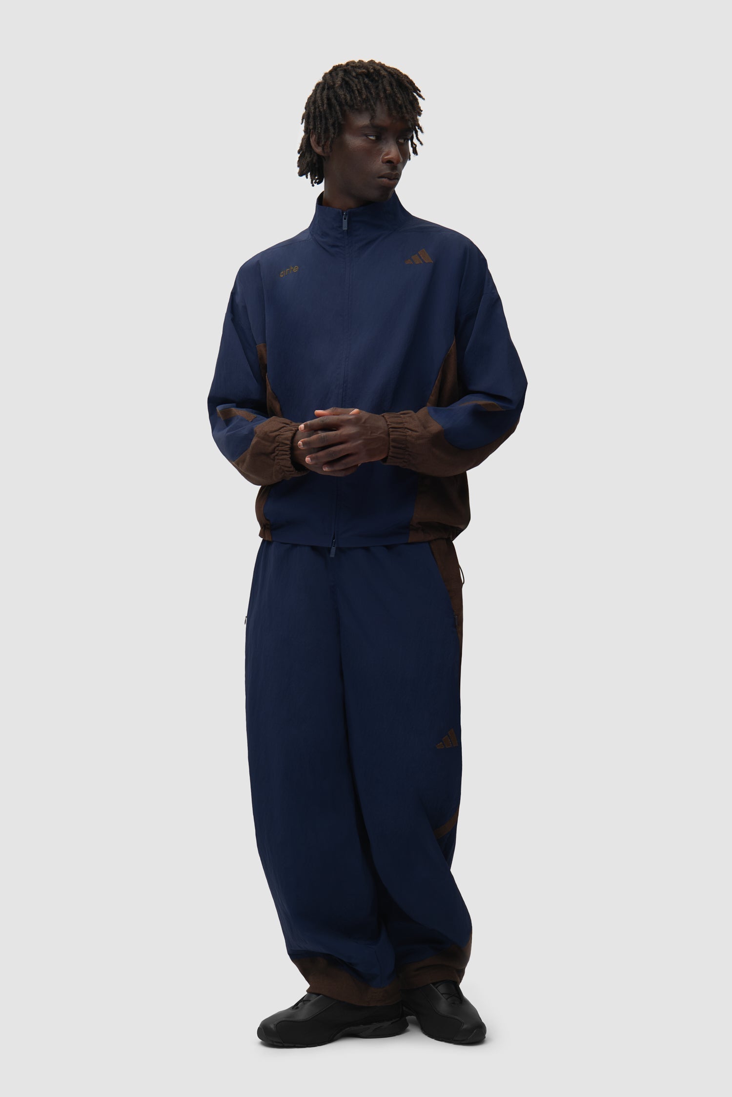 Veste de survêtement Arte pour adidas Z.N.E. - bleu marine/marron