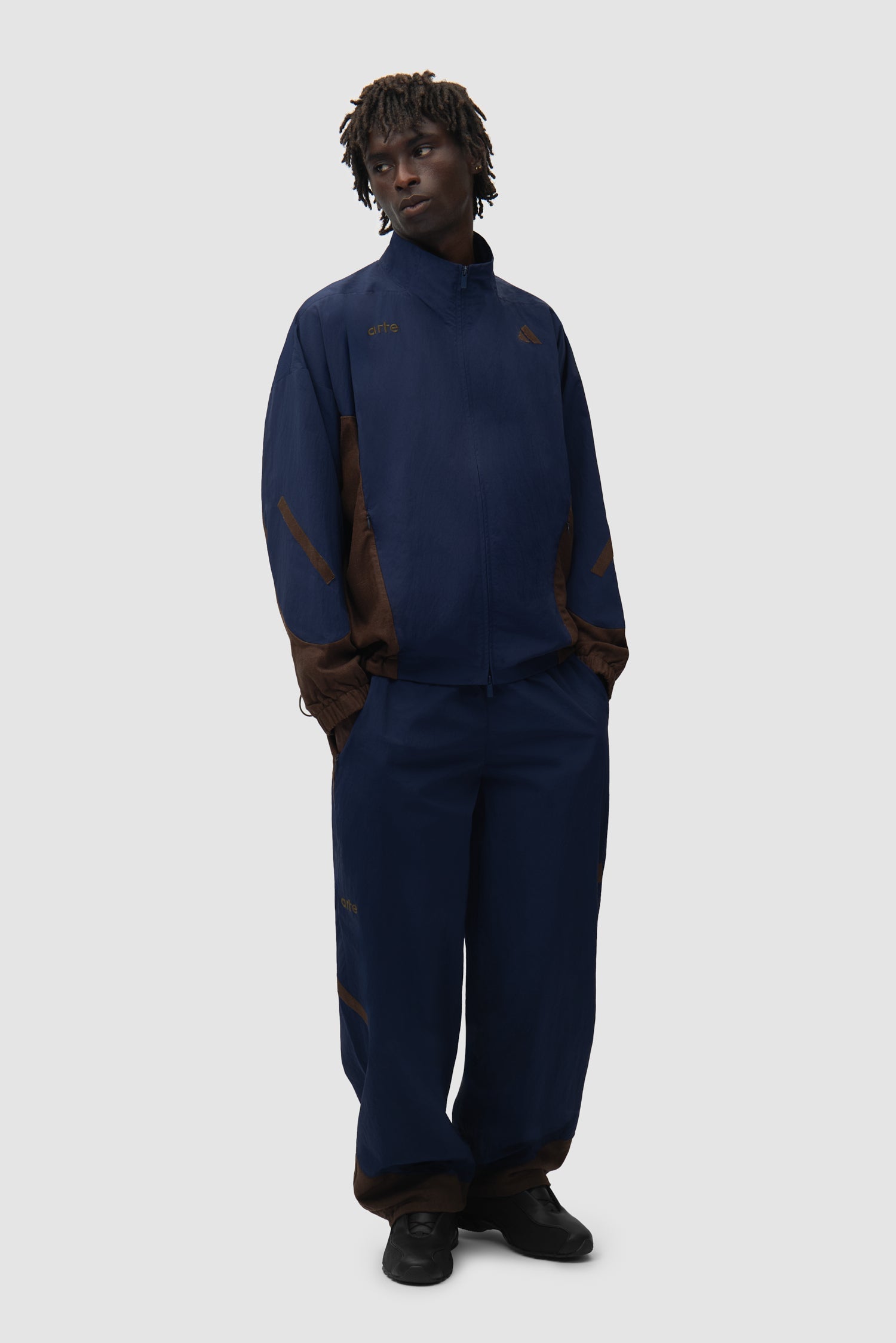 Pantalon de survêtement Arte pour adidas Z.N.E. - bleu marine/marron