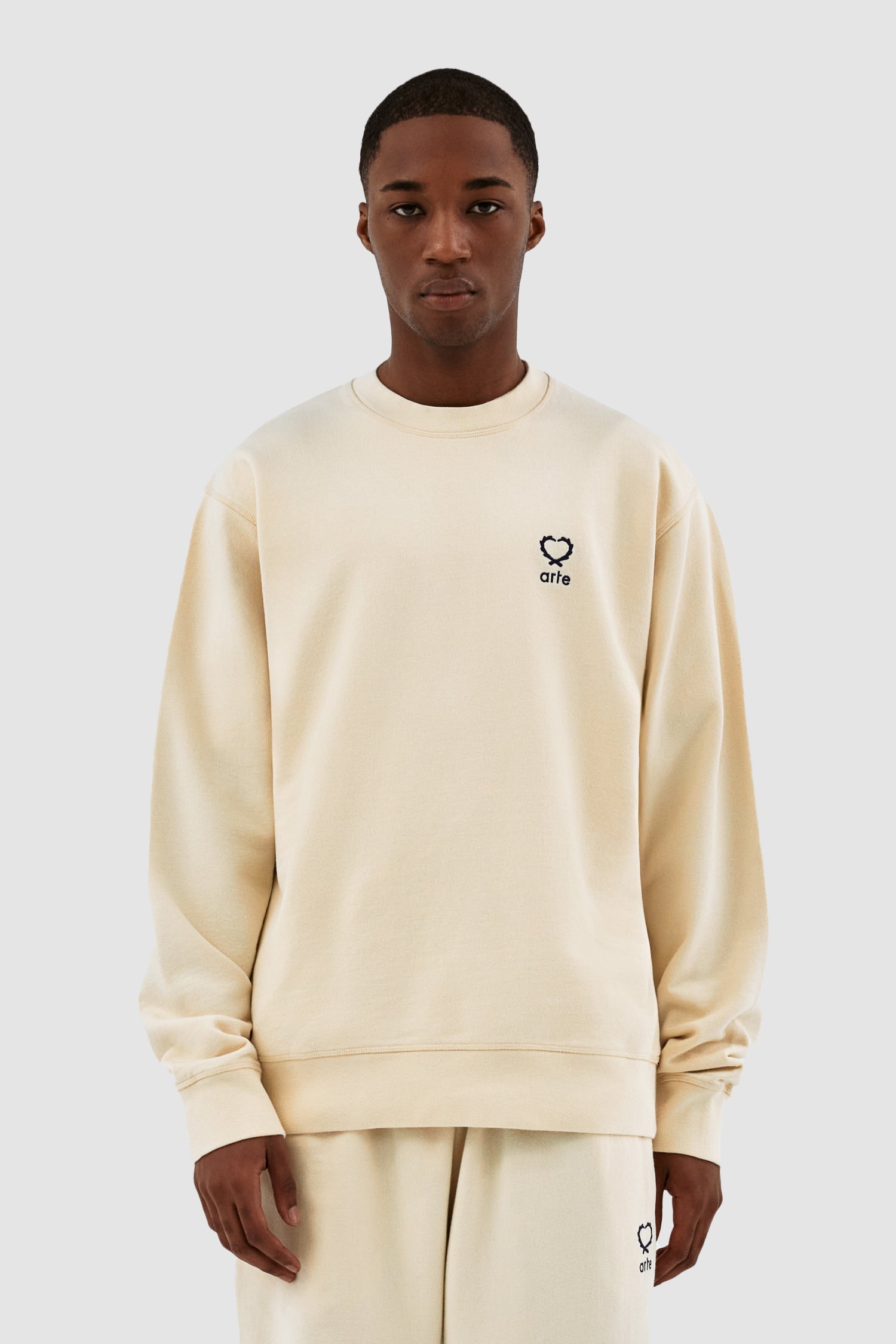 Carlos Small Heart Crewneck - Crème