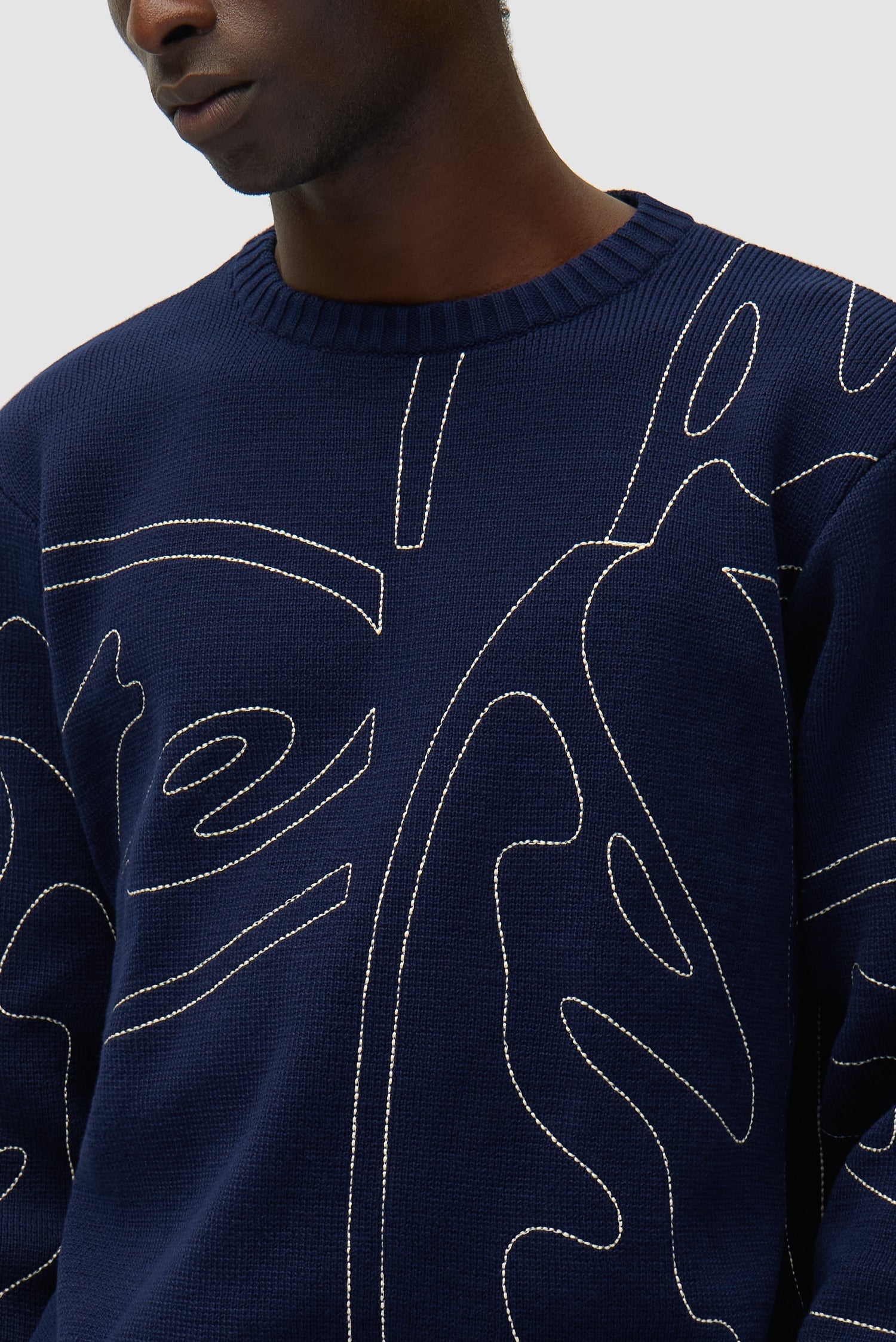 Pull en maille avec logo cercle sur toute la surface - Bleu marine