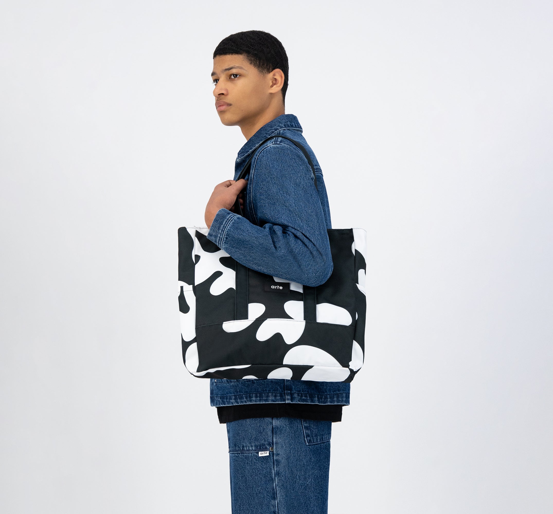 Taeuben Totebag - Noir/Blanc
